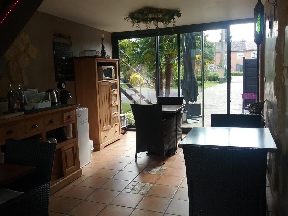 D Hotes ,hotel ,secret D'une Nuit A Vicq Pres De Onnaing,avec Piscine Bed & Breakfast Vicq (Nord)