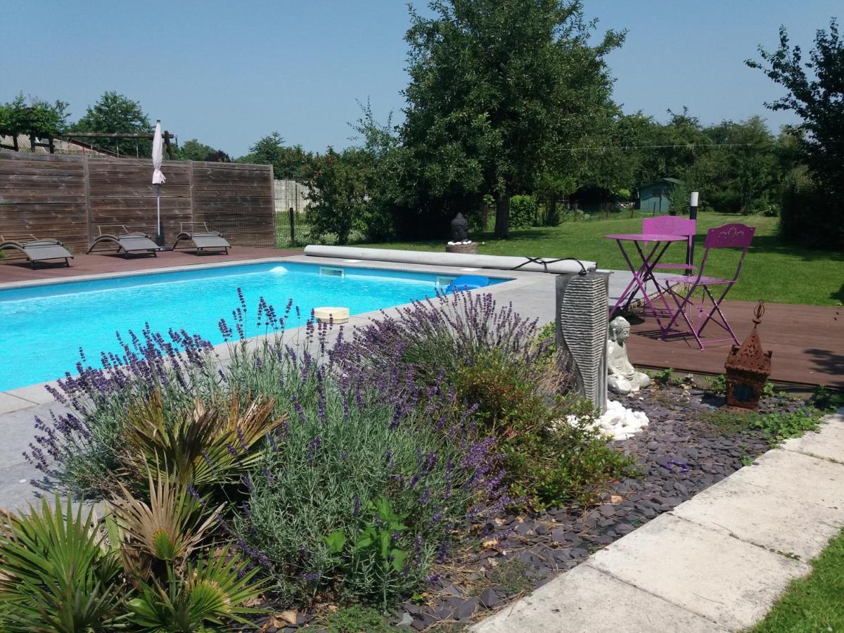 D Hotes ,hotel ,secret D'une Nuit A Vicq Pres De Onnaing,avec Piscine 3*