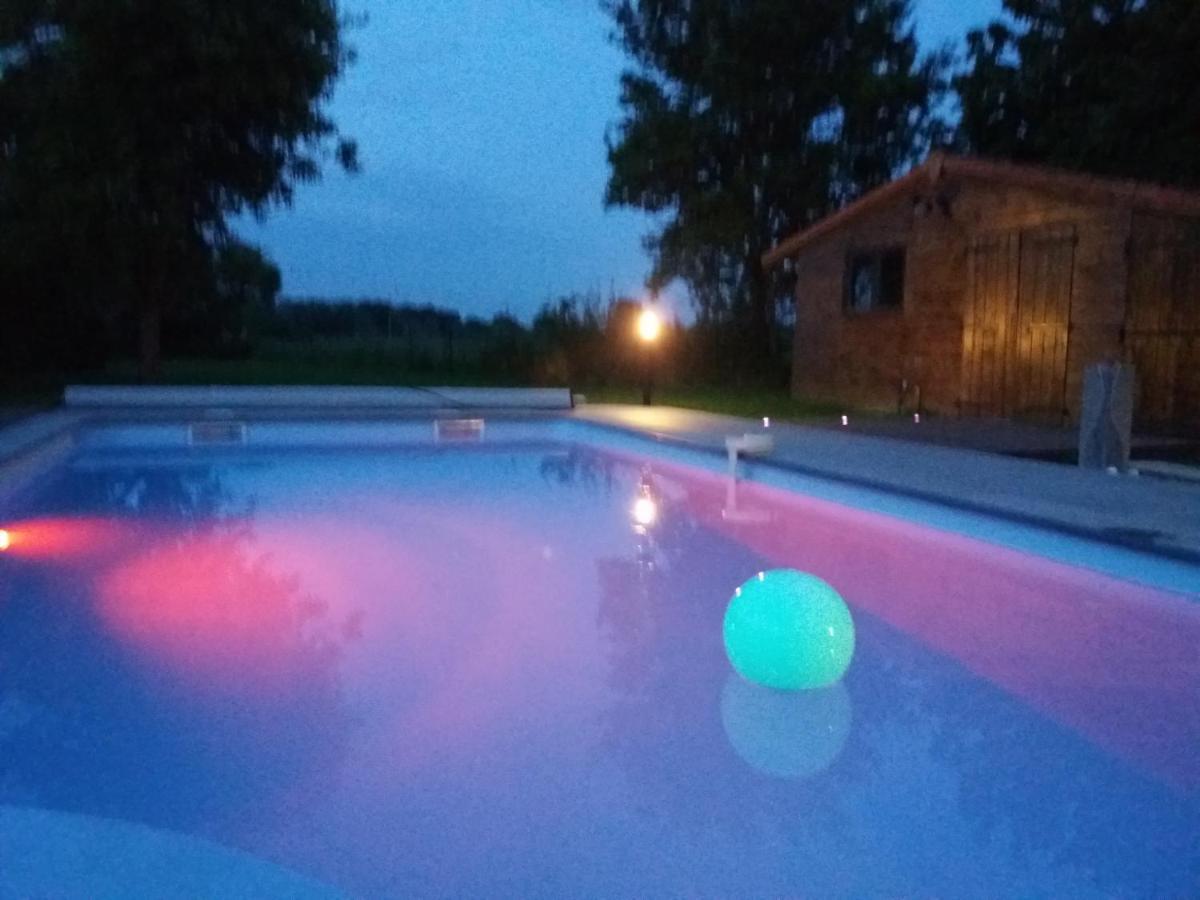 D Hotes ,hotel ,secret D'une Nuit A Vicq Pres De Onnaing,avec Piscine Bed & Breakfast Vicq (Nord)