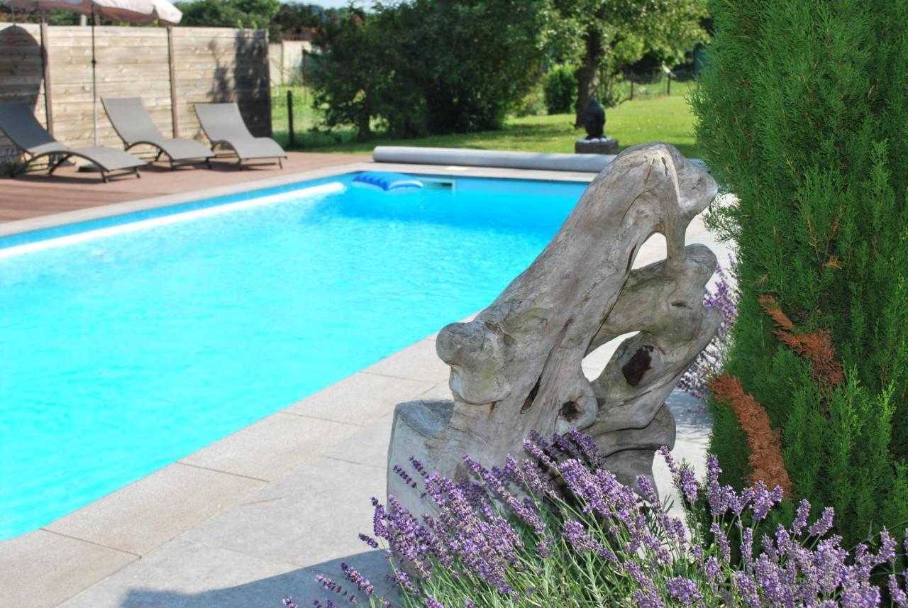 D Hotes ,hotel ,secret D'une Nuit A Vicq Pres De Onnaing,avec Piscine Vicq (Nord)