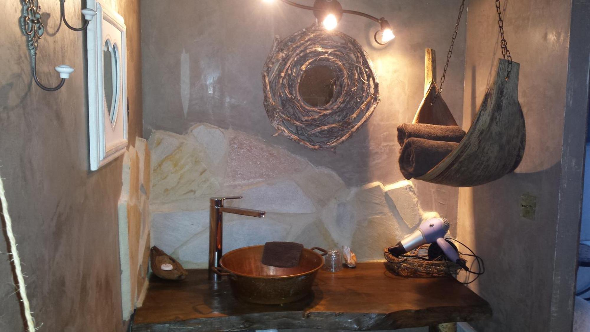 Bed & Breakfast D Hotes ,hotel ,secret D'une Nuit A Vicq Pres De Onnaing,avec Piscine 3*