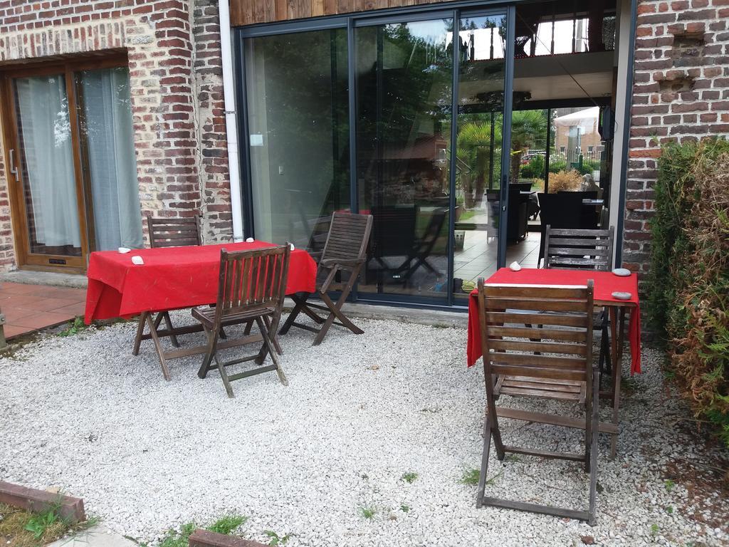 D Hotes ,hotel ,secret D'une Nuit A Vicq Pres De Onnaing,avec Piscine 3*