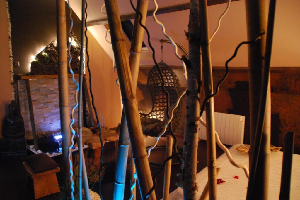 D Hotes ,hotel ,secret D'une Nuit A Pres De Onnaing,avec Piscine Alojamento de Acomodação e Pequeno-almoço 3*